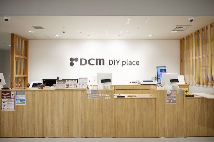 電動工具の貸出サービスの受付は、サービスカウンターまで。