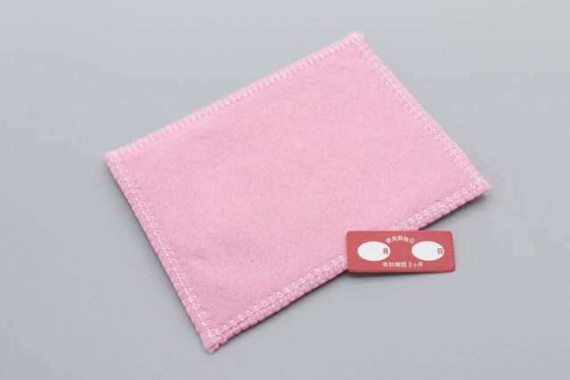 ダイソーのダニキャッチシートは殺虫剤不使用でペットや赤ちゃんがいても安心して使える