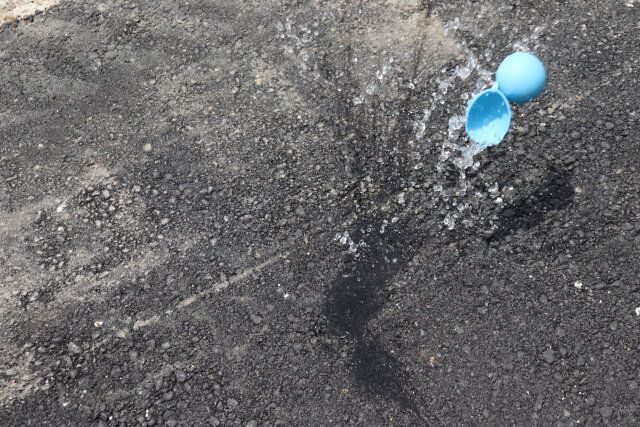 ダイソーのはじけるくり返しつかえる水風船（A）