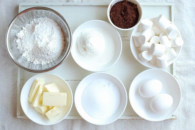 ブラックスモアチョコサンドケーキ レシピ 材料