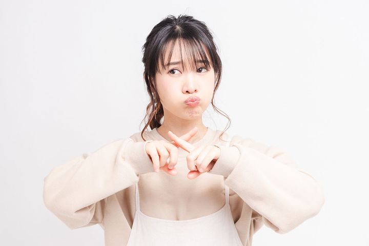 嫌がる女性のイメージ