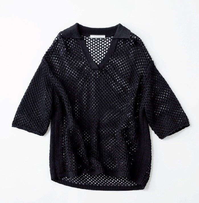 ベイジの黒メッシュニット