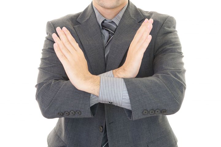 嫌がる男性のイメージ