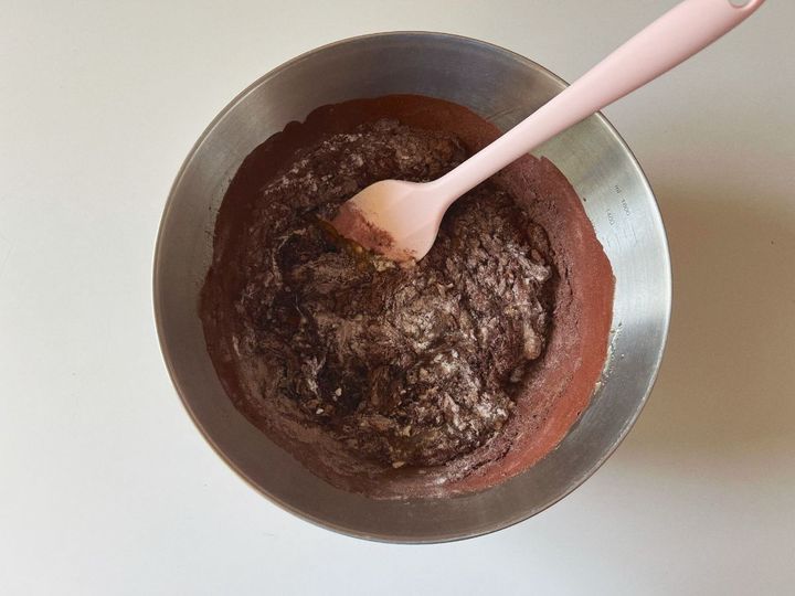 【簡単米粉レシピ】くるみとドライいちじくラム酒の大人な米粉ケーキ【渡辺友美子のコーヒーに合うお菓子のレシピ vol.44 〜レシピで旅するヨーロッパ〜】