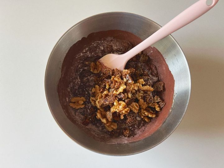 【簡単米粉レシピ】くるみとドライいちじくラム酒の大人な米粉ケーキ【渡辺友美子のコーヒーに合うお菓子のレシピ vol.44 〜レシピで旅するヨーロッパ〜】