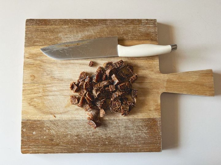 【簡単米粉レシピ】くるみとドライいちじくラム酒の大人な米粉ケーキ【渡辺友美子のコーヒーに合うお菓子のレシピ vol.44 〜レシピで旅するヨーロッパ〜】