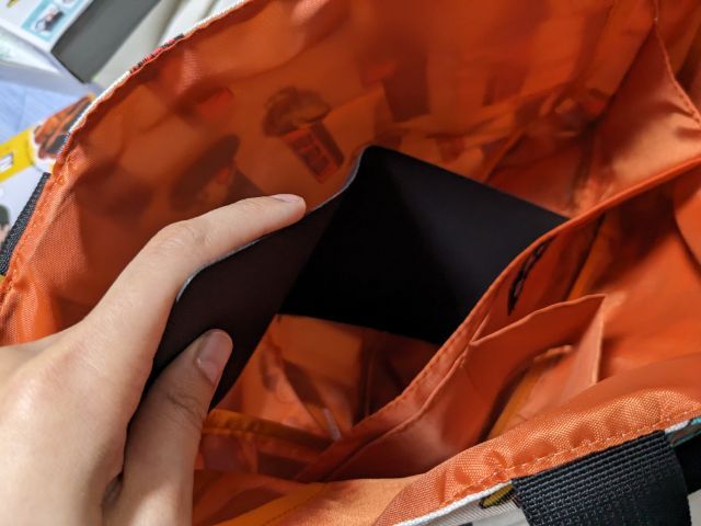 仕切り付きBIGトートバッグ中の仕切り