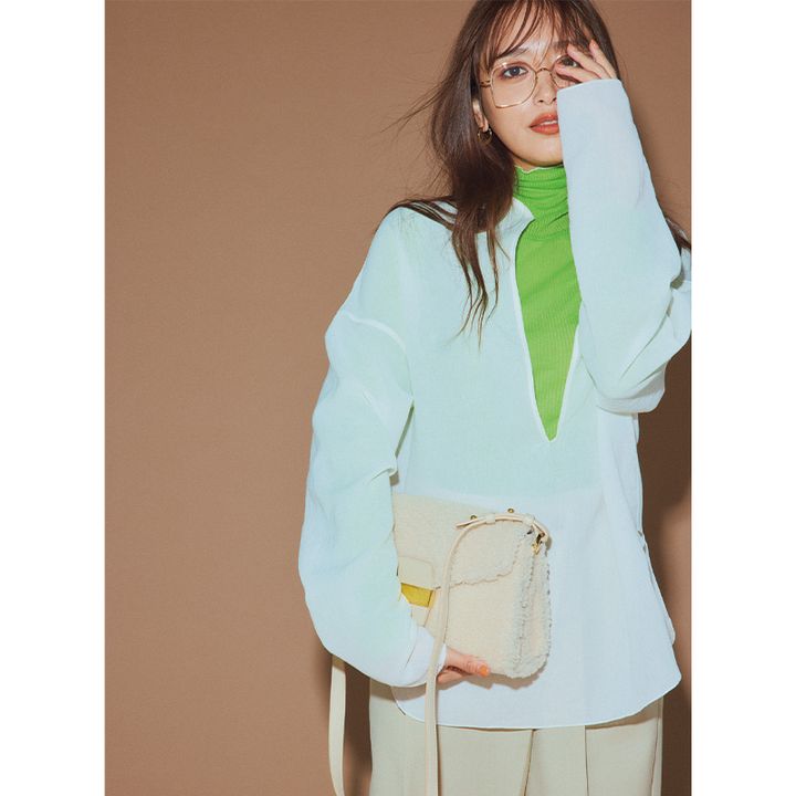 近藤千尋,白トップス,トップス,パンツコーデ