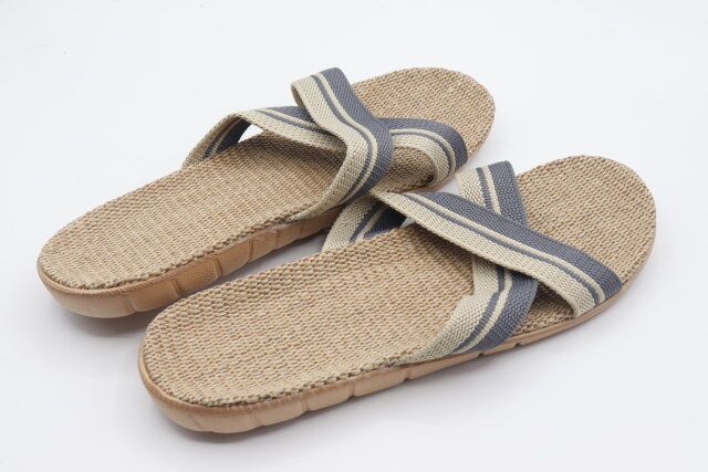 ダイソーの外でも履けるスリッパ ジュート入・クロス