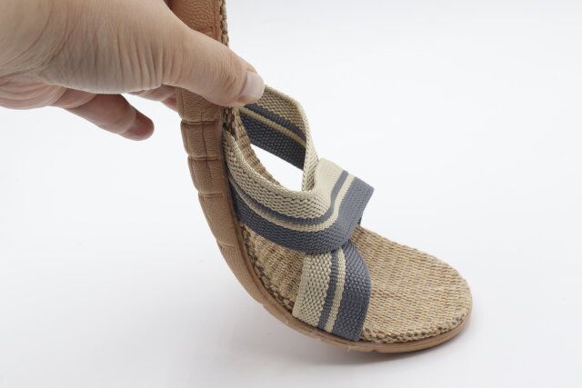 ダイソーの外でも履けるスリッパ ジュート入・クロスの底部分は柔らかい