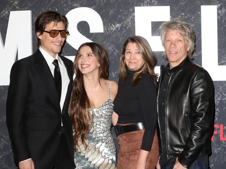 画像2: ミリー・ボビー・ブラウンとジェイク・ボンジョヴィが結婚