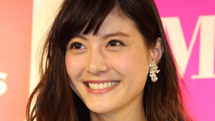 引退した長谷部誠の妻である佐藤ありささんをドイツ紙が取り上げる 「日本ではスター」