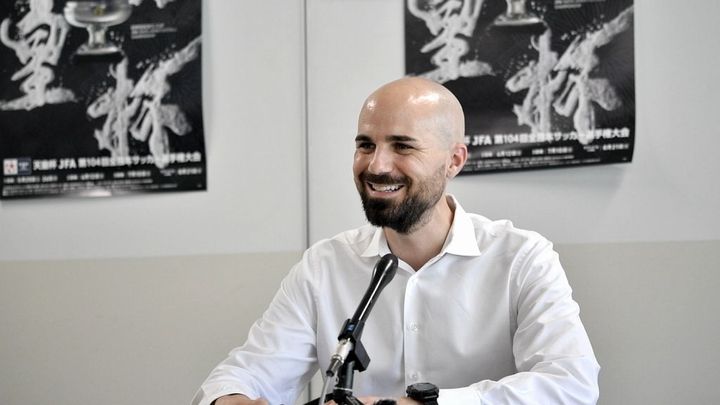 鹿島アントラーズとの「鹿ダービー」実現！奈良クラブのフリアン監督が“ポポヴィッチ監督とは友人”と告白