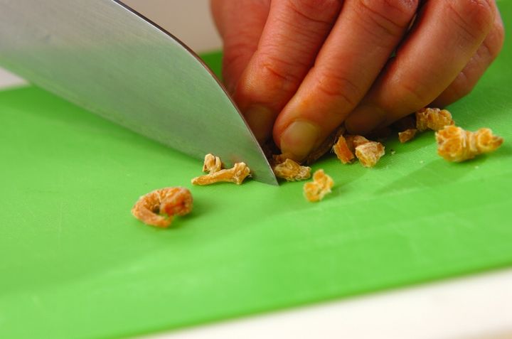 アジアンキャロットサラダの下準備1