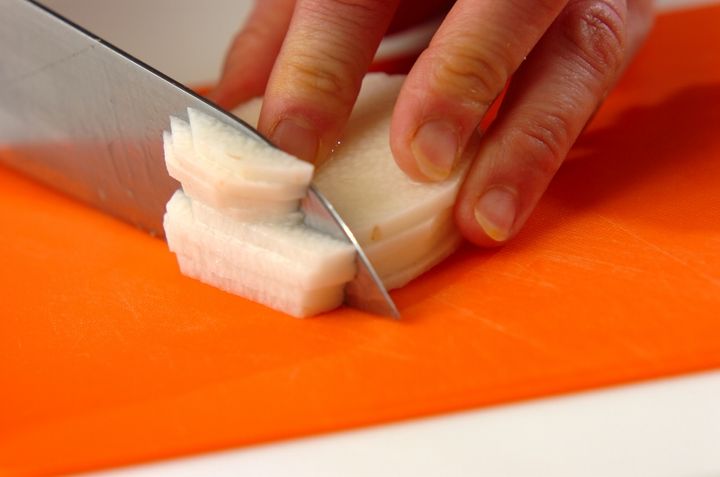 長芋と梅の卵スープの下準備1