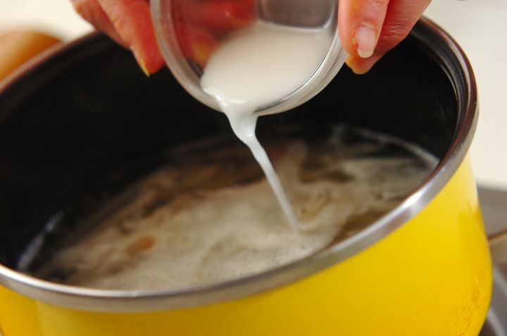 長芋と梅の卵スープの作り方2