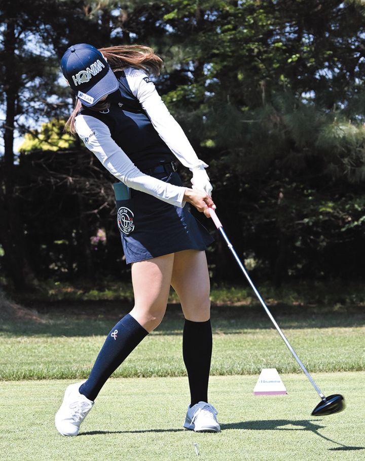 金澤志奈のインパクトを紹介！注目すべきポイントは「左足、右ヒジ、頭」の3つ