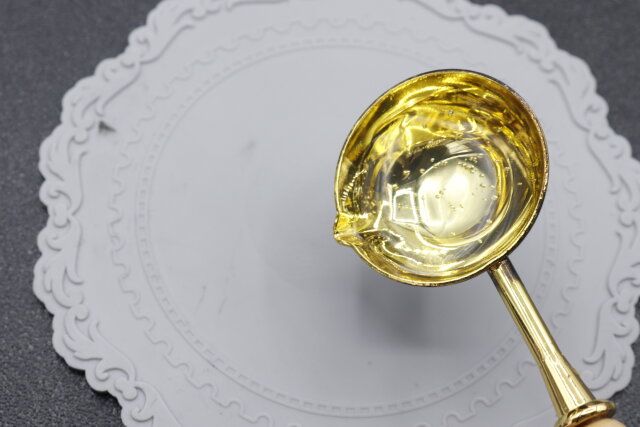 セリアのシーリングワックス クリア10gを溶かしたあと