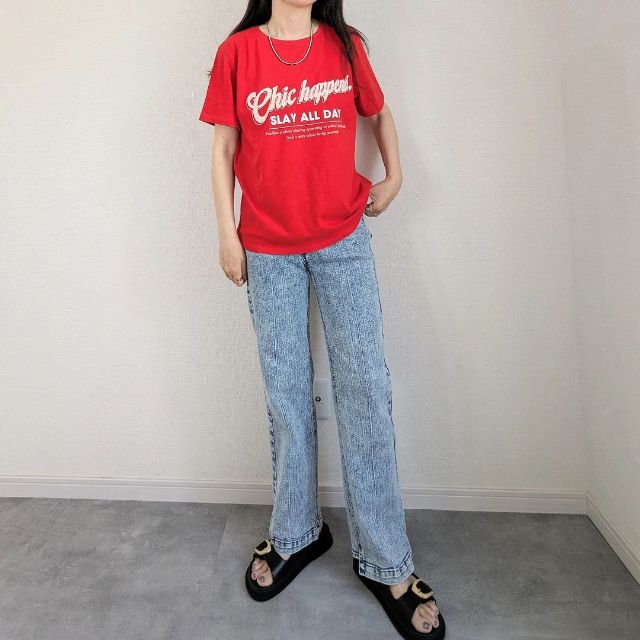 赤のテンジクPTHTを着用したコーデ