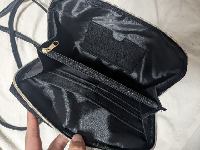 スマホショルダー開いたところ