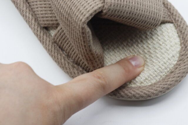 ダイソーの外でも履けるスリッパ ワッフルクロスの素材