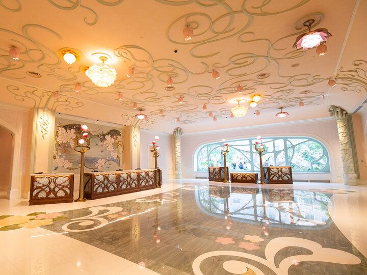 宿泊者だけが楽しめる♪新オープンの「東京ディズニーシー・ファンタジースプリングスホテル」で、魔法の泉が導くディズニーファンタジーの世界観を満喫