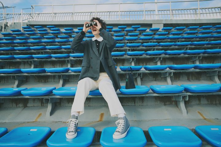 80年代と現代ではデザインも着こなしも役割も変化した「テーラードジャケット」【お洒落さんのためのファッション用語辞典 vol.77】