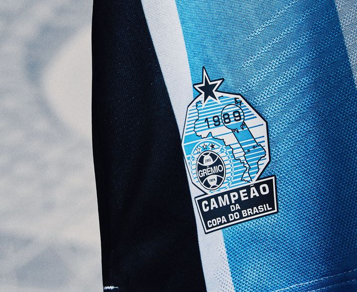 グレミオが「優勝35周年記念」の新ユニフォームを発表！売り上げの一部はブラジル大洪水の被災者支援へ