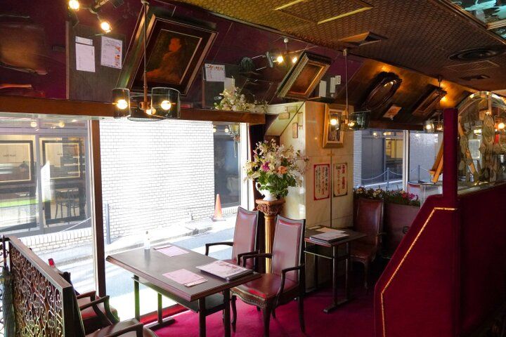 船の汽笛が響く港町・横浜で古き良き珈琲文化を今に伝える喫茶店「コーヒーの大学院 ルミエール・ド・パリ」