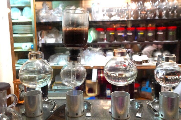 船の汽笛が響く港町・横浜で古き良き珈琲文化を今に伝える喫茶店「コーヒーの大学院 ルミエール・ド・パリ」