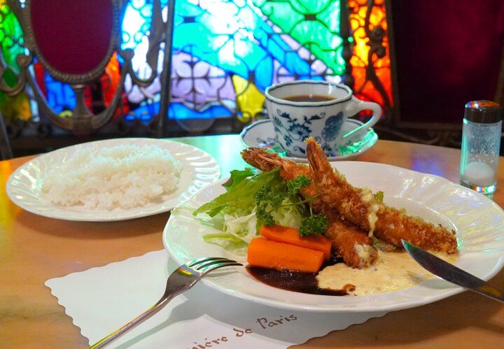 船の汽笛が響く港町・横浜で古き良き珈琲文化を今に伝える喫茶店「コーヒーの大学院 ルミエール・ド・パリ」