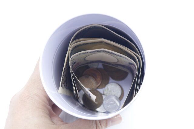ダイソーの使いやすいオイル缶型 貯金箱