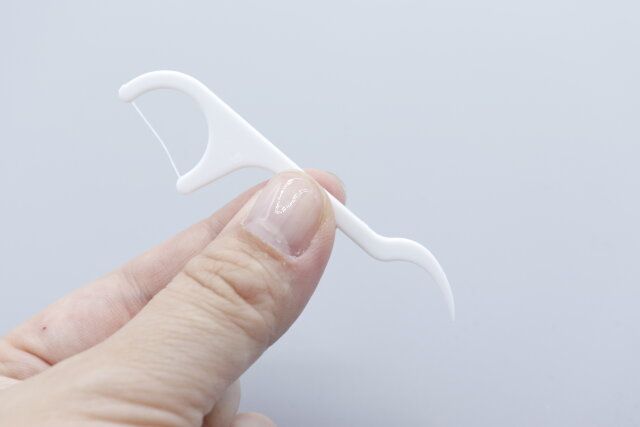 ダイソーのコンパクトなフロス＆ピック（個包装、30本）