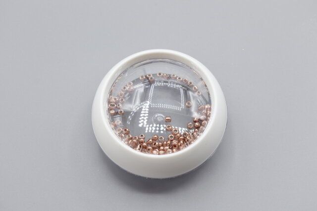 ダイソーのビーズを入れられるマルチ透明詰替容器（15g）