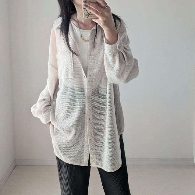 スラブメッシュシャツを着用したコーデ