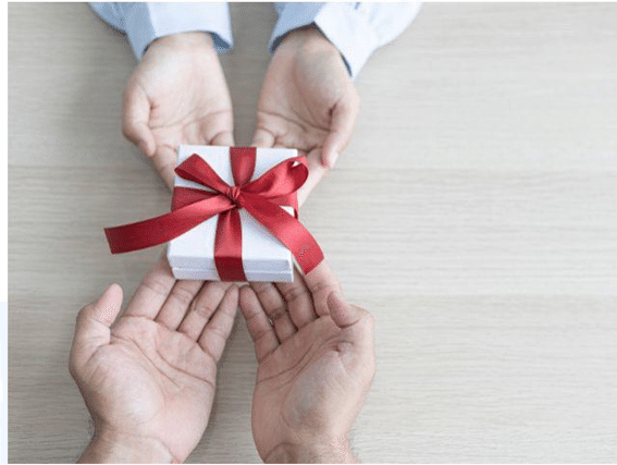 贈り物をするイメージ画像