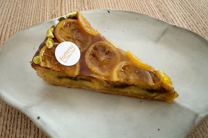 「小田原産ゴールデンオレンジとピスタチオタルト」550円