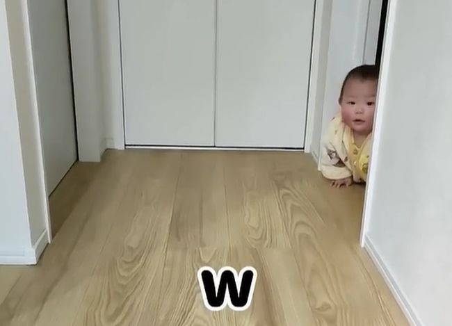 寝かしつけ完了！のはずなのに…何やら奇妙な音がする