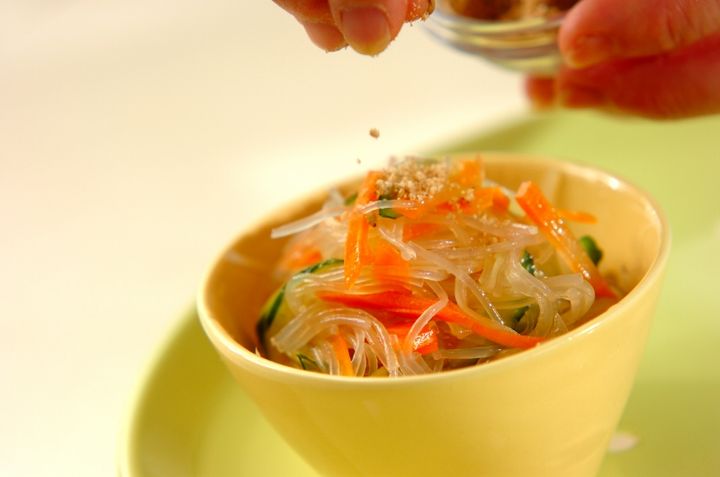 野菜たっぷり！さっぱり春雨サラダの作り方2