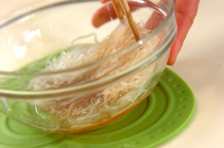 野菜たっぷり！さっぱり春雨サラダの作り方1