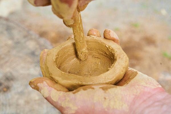 これなんだと思う？キャンプの焚き火を使った面白いギア作りとは？