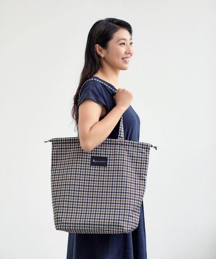 グロー7月号付録 アクアスキュータムのバッグとポーチ