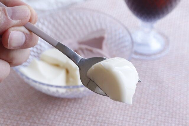 ダイソーのチーズ専門ブランド『ロルフ』のレアチーズケーキ プレーンの味