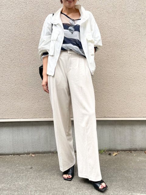 GUテックダブルポケットブルゾンのホワイトコーデ