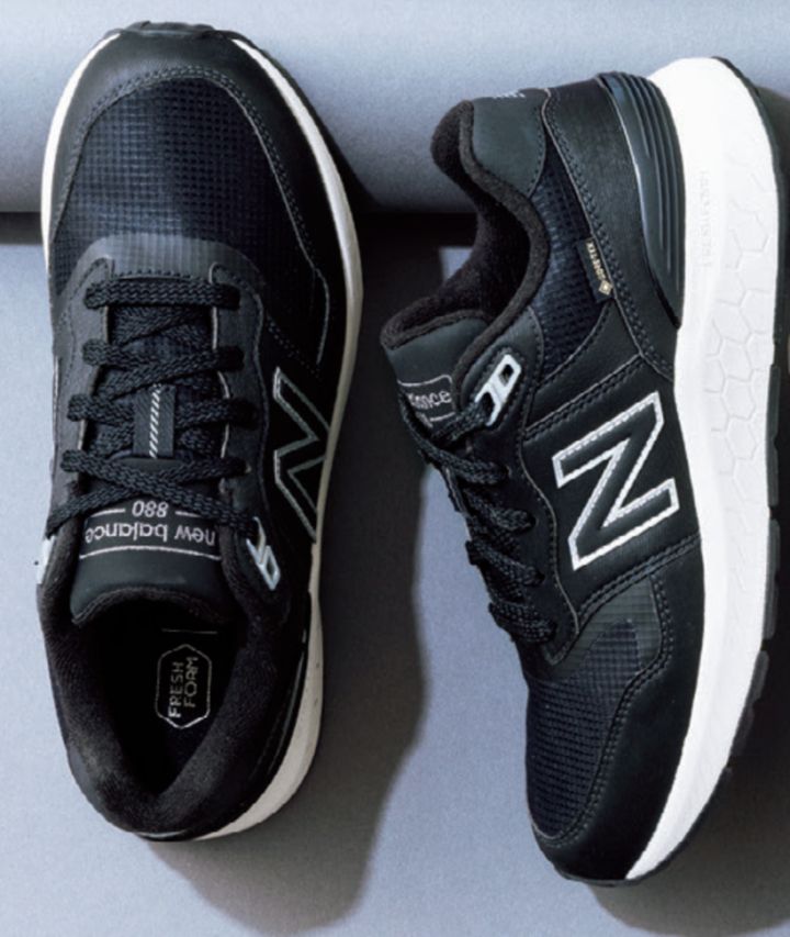黒 スニーカー ニューバランス