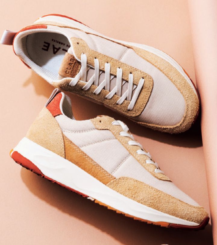 ベージュ スニーカー クレイ