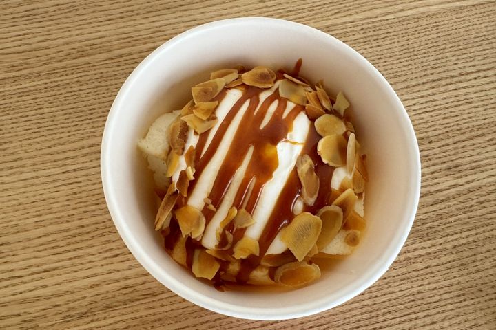 「カップシフォンケーキ キャラメル」580円