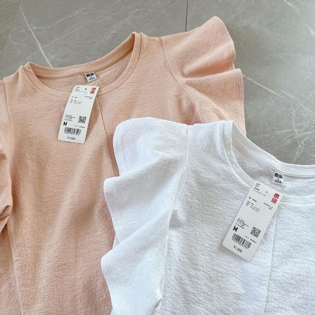 ピンクとホワイトのラッフルスリーブT