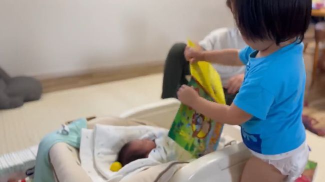 生まれたばかりの弟を溺愛する兄がかわいすぎる！