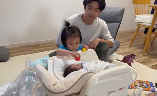 生まれたばかりの弟を溺愛する兄がかわいすぎる！